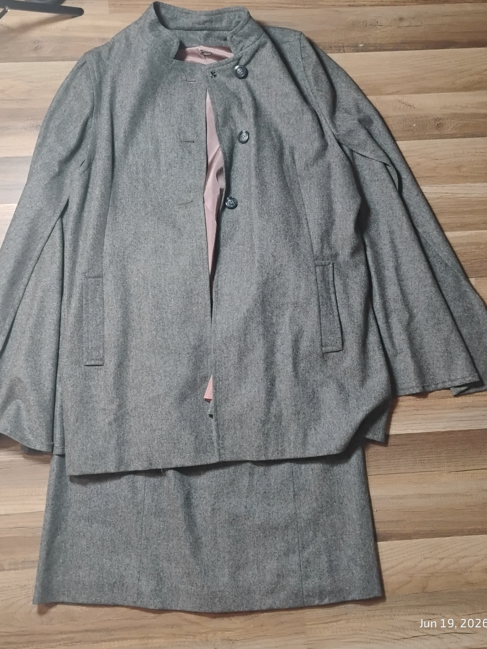 Tailored Women's Gray Wool-Blend Cape And Skirt